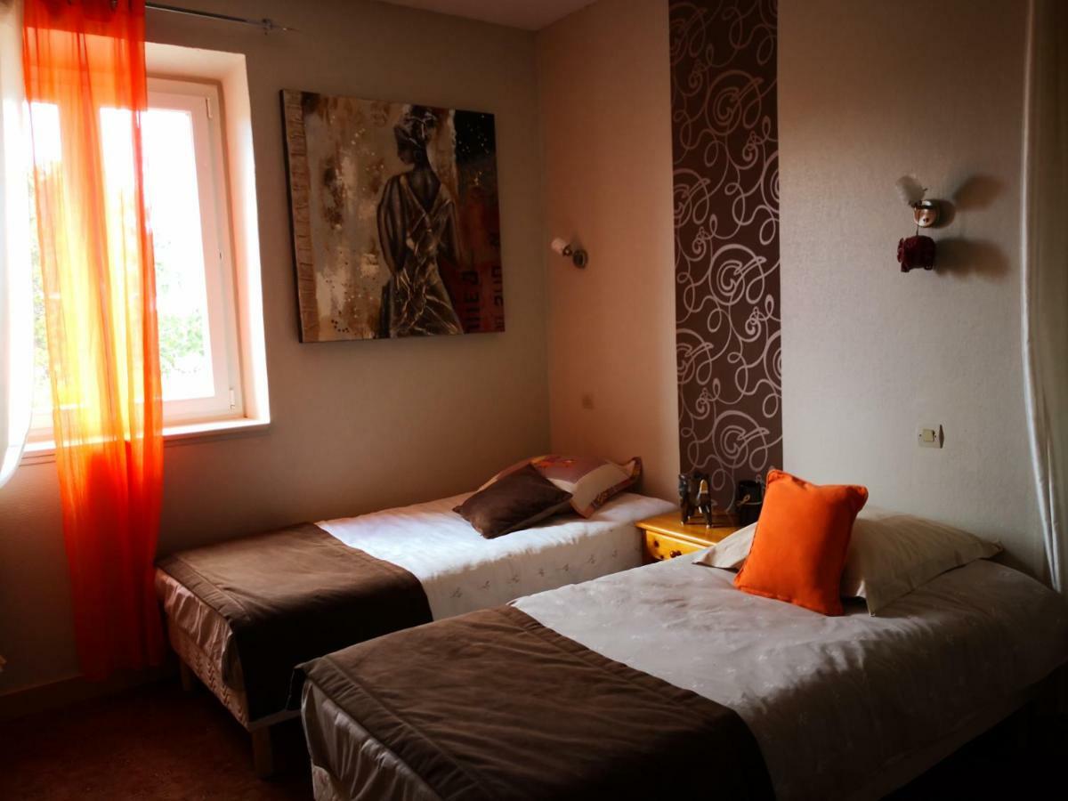 Hotel O Fil De L'O Marseillette Экстерьер фото